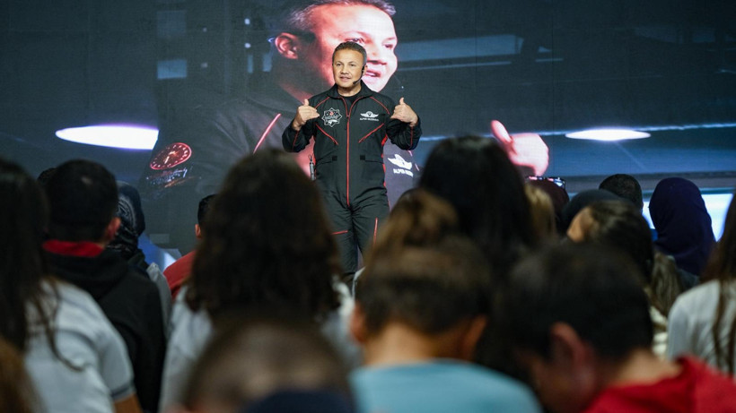 81 ilden öğrenciler Alper Gezeravcı ile buluştu