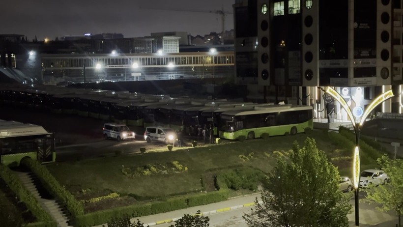 Hırsızlar ne yapacağını şaşırdı: Belediye otobüsünü çalmaya kalktılar!