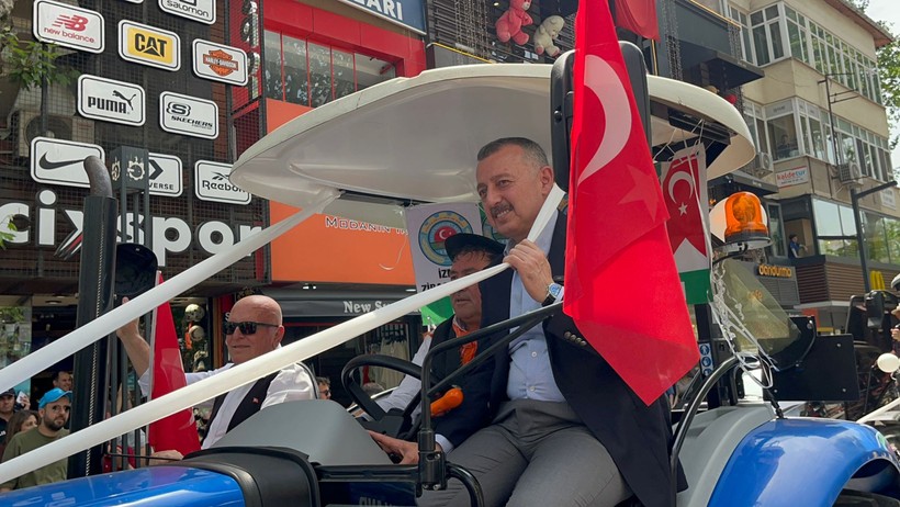 Büyükakın Yürüyüş Yoluna traktörlerle çıkarma yaptı