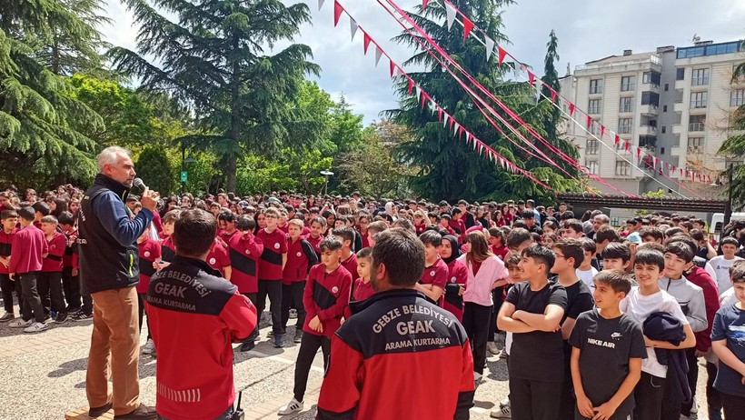 Özel bireylere afet ve tatbikat eğitimi verildi