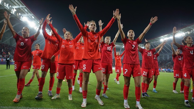 Sahada zirvede, gelirde dipte: Kadın sporcuların sessiz mücadelesi