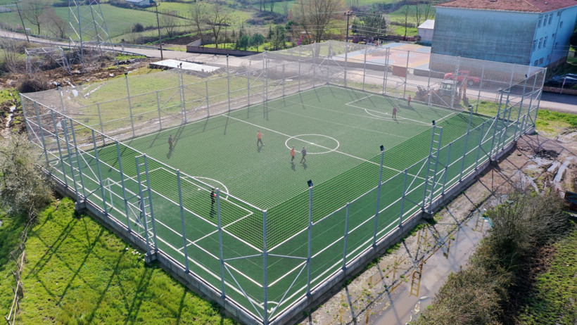 Kocaeli’ye 11 yeni futbol sahası