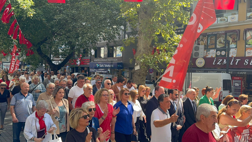 CHP'nin 102'nci yılı için İzmit'te yürüyüş!
