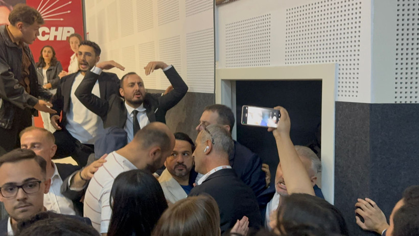 Olaylı CHP Başiskele Kongresinden izlenimler, Uğur Falay gizemli ismi çekip çıkarmalı (Yorum Haber)