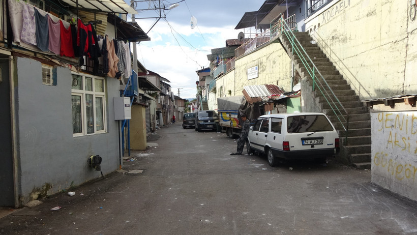 İzmit'te hırsız paniği, mahalleliyi sokağa döktü: 6 şüpheli darbedildi