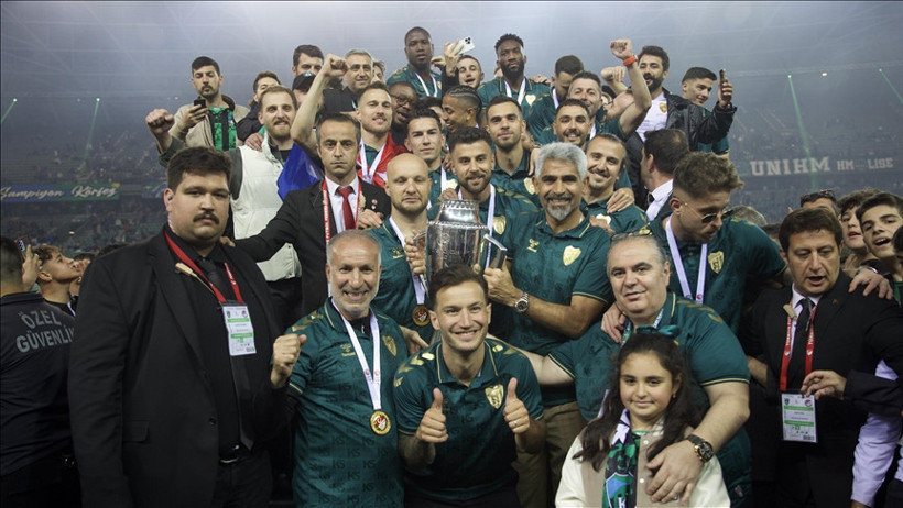 Kocaelispor'un 2025 yılı nasıl ge&ccedil;ti? 16 yıl sonra S&uuml;per Lig'e geri d&ouml;n&uuml;ş