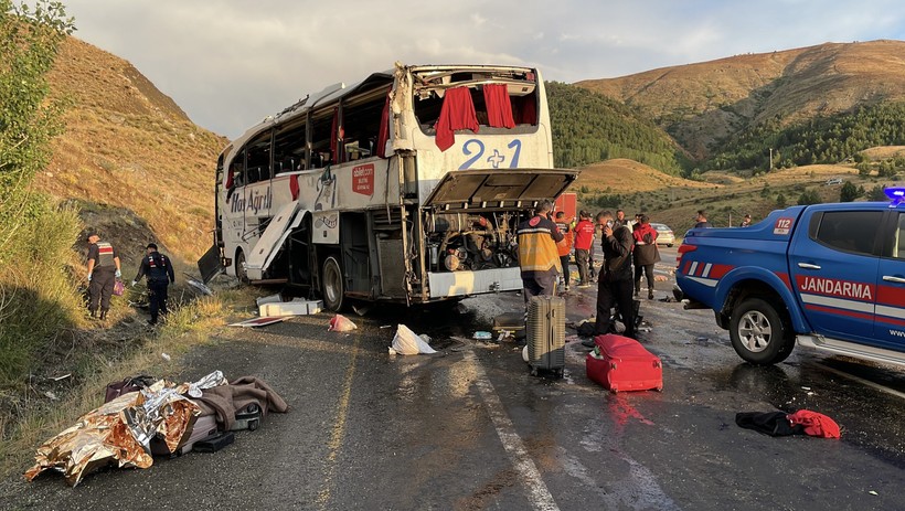 Korkunç kaza: Çok sayıda ölü ve yaralı var