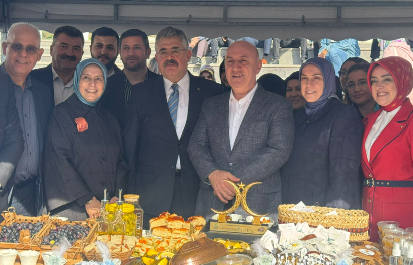 AKP’li kadınlardan stant! İzmit ve Körfez’in tanıtacak bir şeyi yok mu?