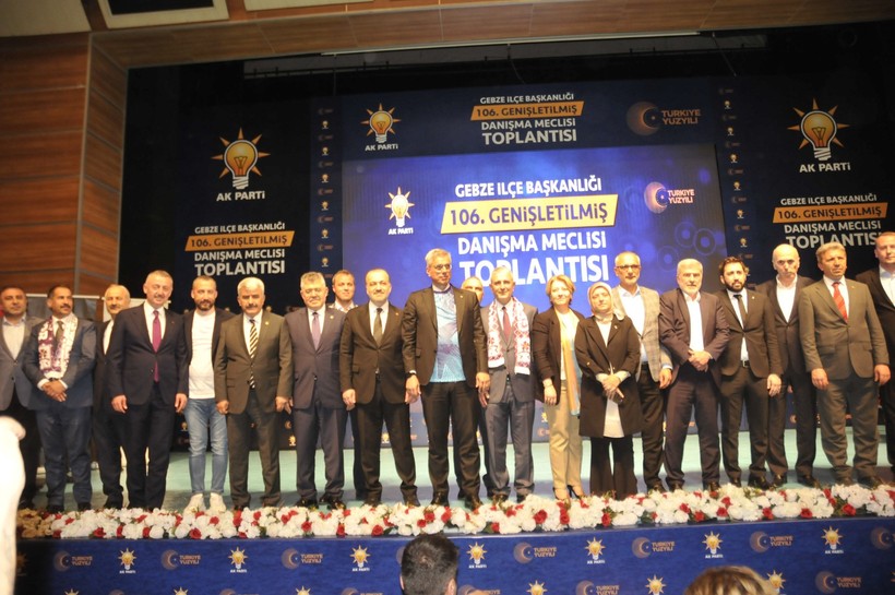 Bakan Kocaeli'de yüksekten uçtu: "Dünyanın en iyi sağlık sistemine sahibiz"
