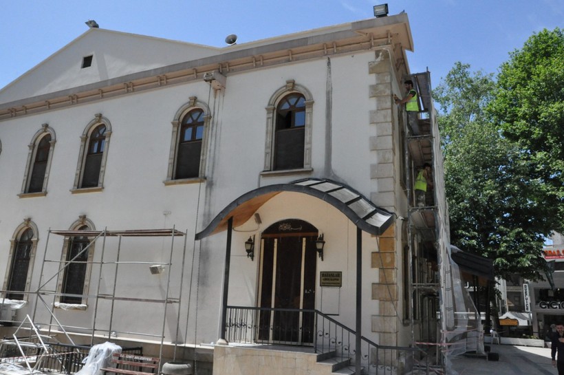 İzmit'in 449 yıllık camisi yenilendi