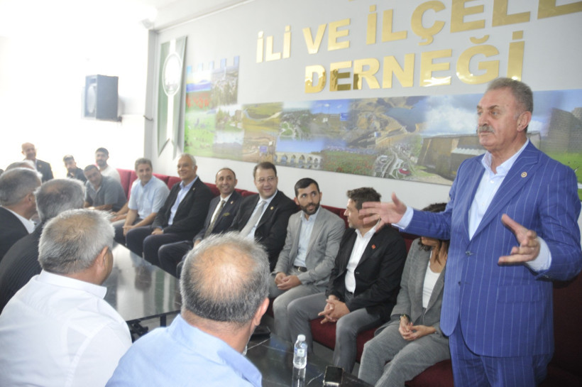 CHP heyetinden Çayırova’daki yöre derneklerini ziyaret