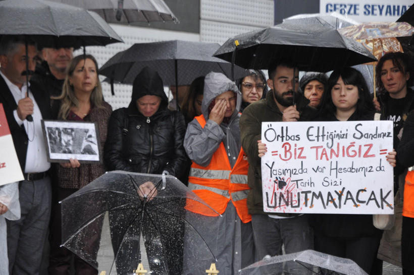 Hayvanseverler göz yaşlarına hakim olamadı