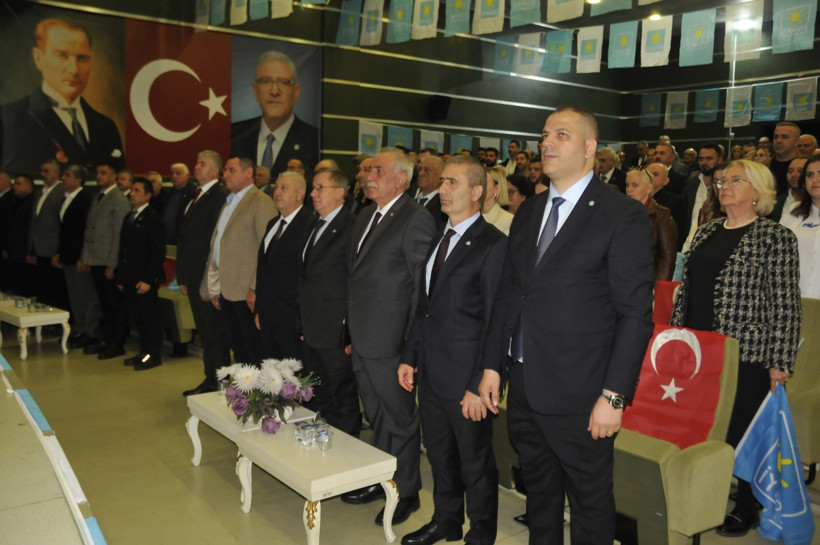 İYİ Partili Elüstü, “Asıl görevimiz milletimizin sesi olmaktır”