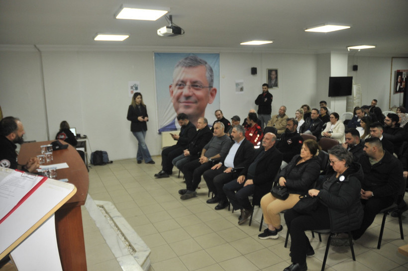 CHP&rsquo;li Orhan, &ldquo;Gebze&rsquo;de &ccedil;&ouml;ken binanın sebebini biliyoruz&rdquo;