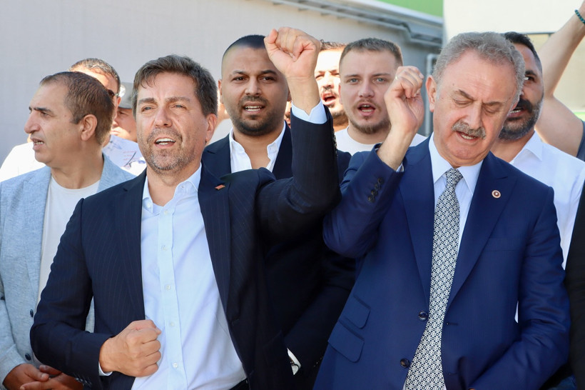 CHP tam kadro Gübretaş'ta işçinin yanında