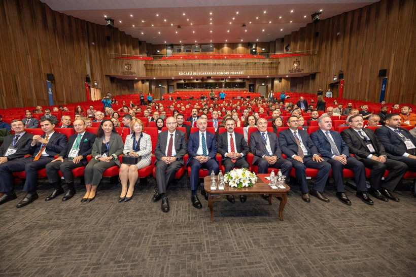 Büyükakın'dan mühendislere açık davet: Büyükşehir'i laboratuvar gibi kullanın