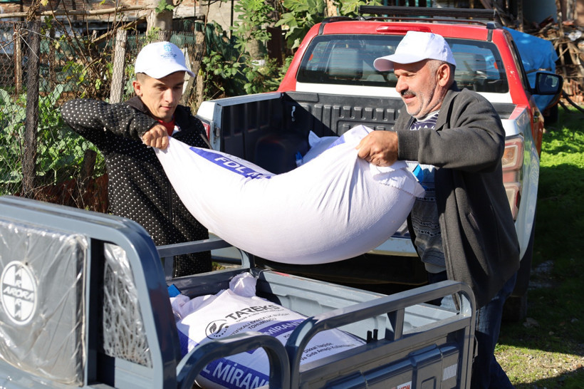 Büyükşehir üreticileri yalnız bırakmadı