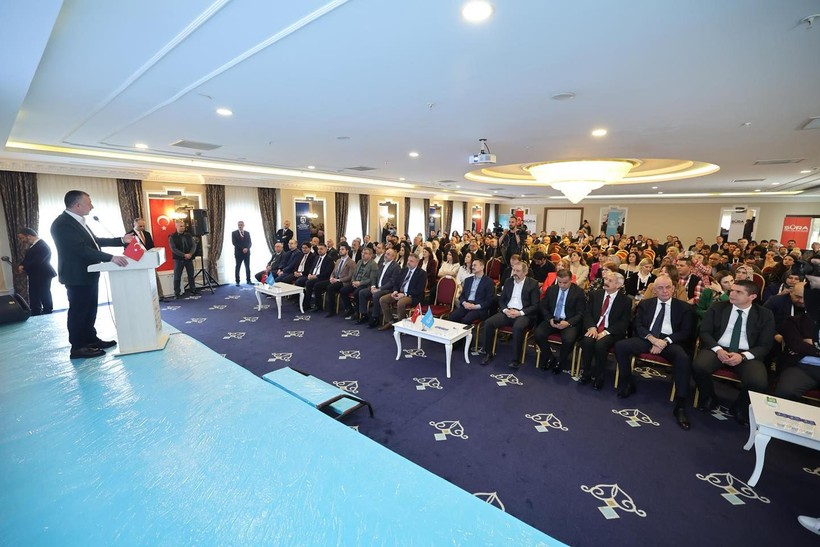 Büyükakın: Romanlar azınlık değil bu memleketin asli unsurudur