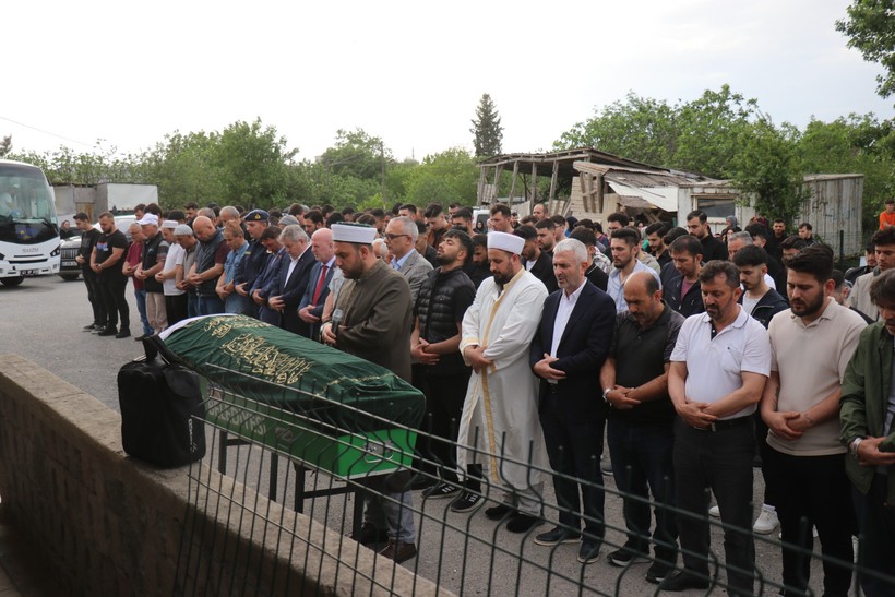 Motosiklet tutkunu genç kadın, son yolculuğuna uğurlandı