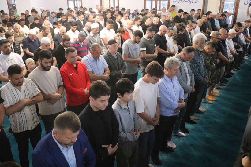 Kocaeli'de camiler bayram namazı için dolup taştı