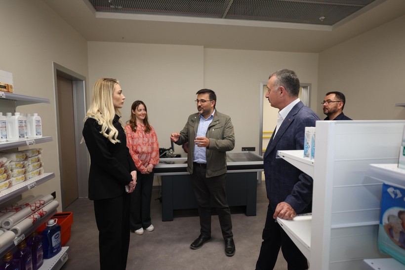 Büyükakın, Gazeteci Cansu Canan Özgen’e anlattı: Burada goncalar açsın istiyoruz