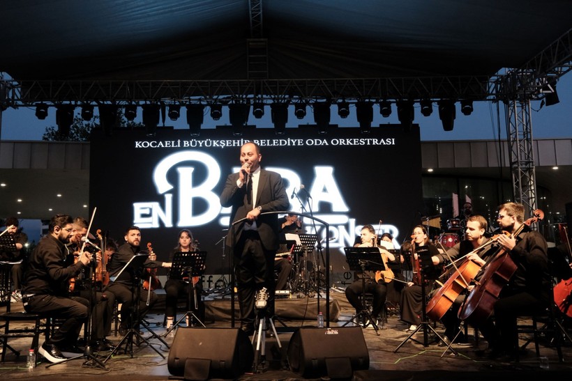 Kocaeli’de unutulmaz konser “En Baba Şarkılar”