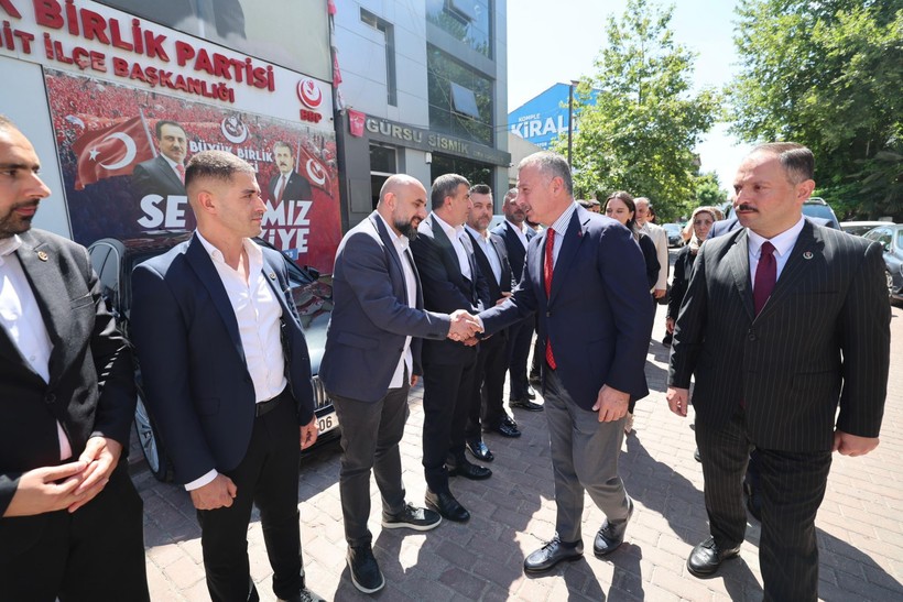 Büyükakın'dan ittifak ortağına ziyaret