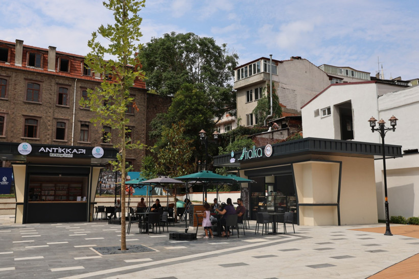 İzmit’teki bu kafede çay simit peynir 25 TL