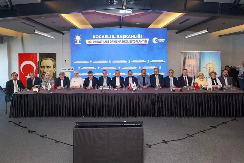 AKP Kocaeli çekirdek kadroyla meclis yaptı