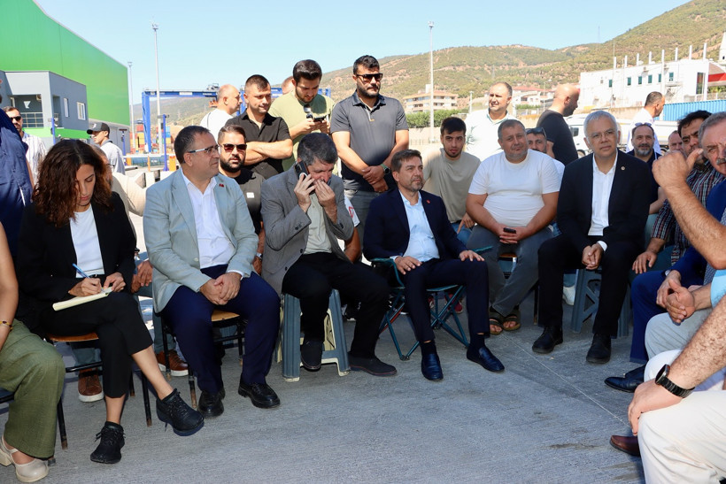 CHP tam kadro Gübretaş'ta işçinin yanında