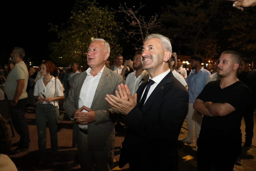 İzmit Belediyesi Ahmet Çalık’ın ev sahipliğindeki törende önlük dağıttı