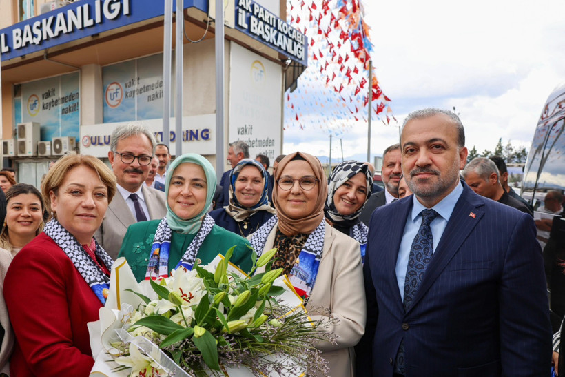 AKP'li kadınlar Filistin için balon uçurdu