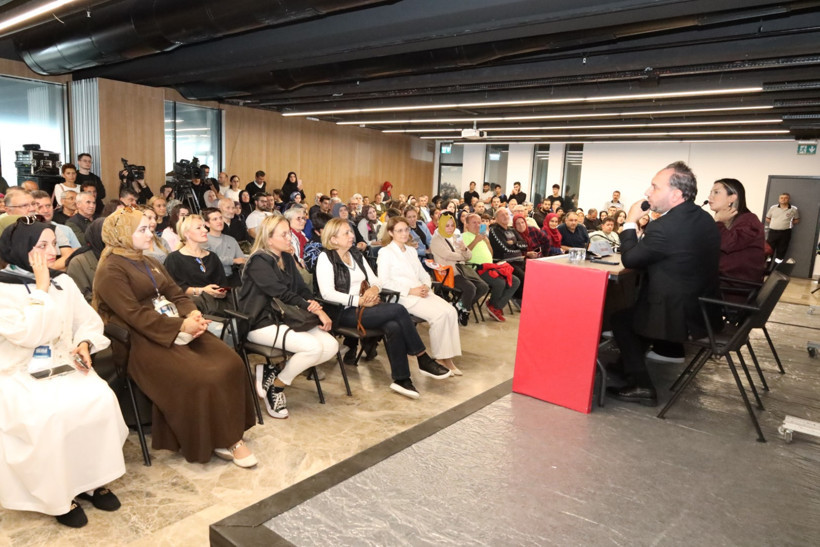 Gazeteci Fulya Öztürk, Kocaeli Kitap Fuarı’nda