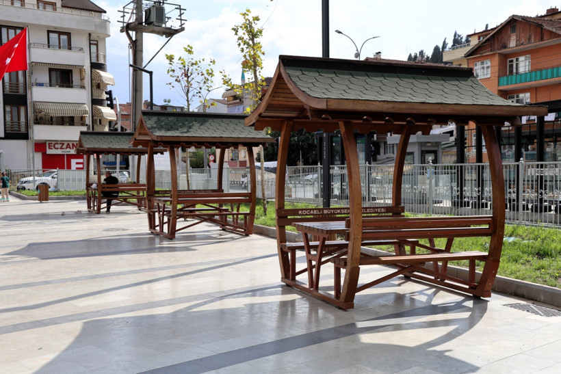 İzmit Başaran Camii Meydanı yeniledi