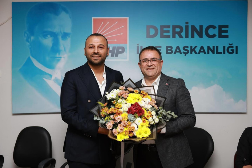 Kitabın ortasından CHP il kongresi!