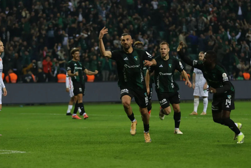 Kocaelispor’da iki isim kart sınırında