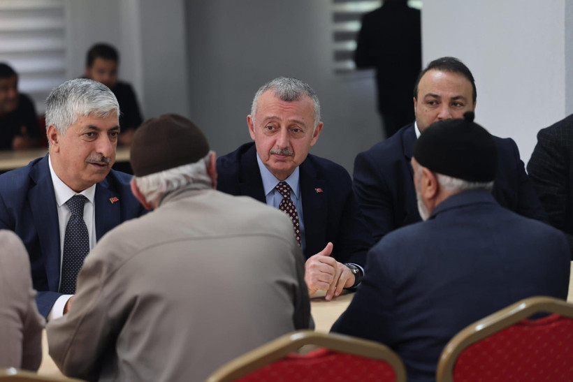 Tahir Büyükakın, batı yakasından elini çekmiyor