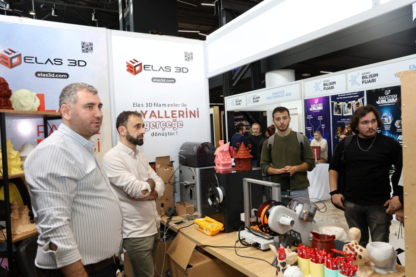 Bilişim Fuarı stantlarına yoğun ilgi!