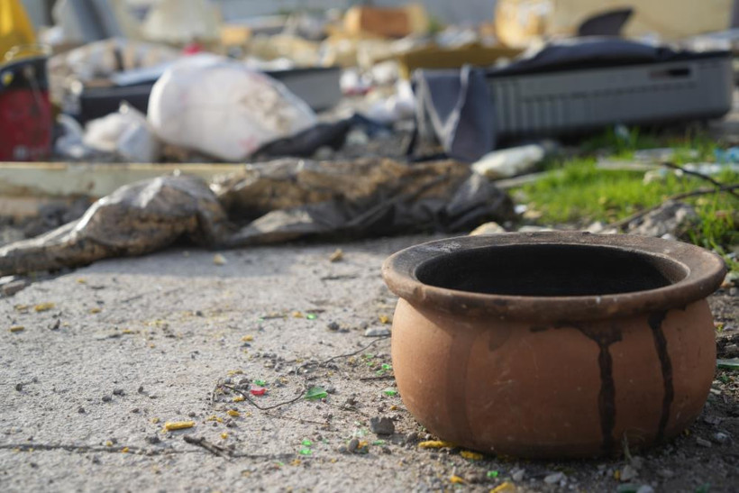 Bu pislik kaldırılsın: İzmit'te açık hava çöplüğü!