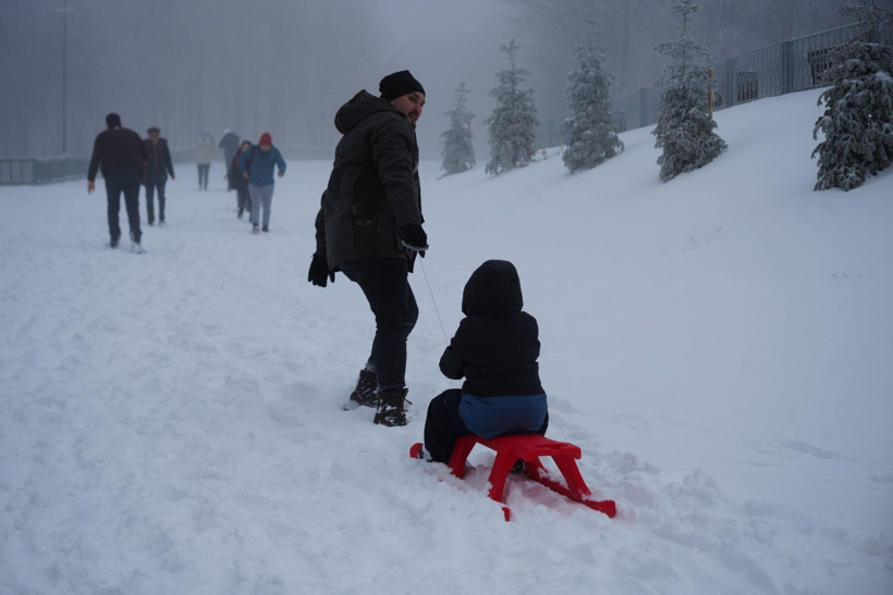 Kocaeli'de lapa lapa kar yağıyor