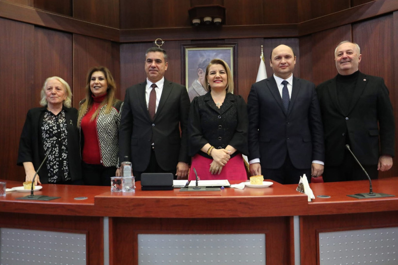 İmzalar atıldı. İşte İzmit Belediyesi iş&ccedil;isinin promosyonu