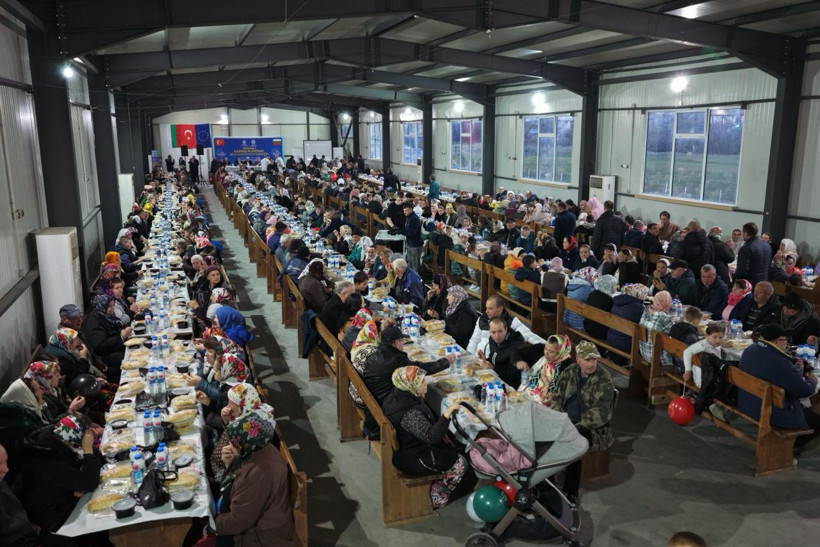 B&uuml;y&uuml;kakın&rsquo;a Bulgaristan&rsquo;da sevgi seli, Orucunu soydaşımızla a&ccedil;tı