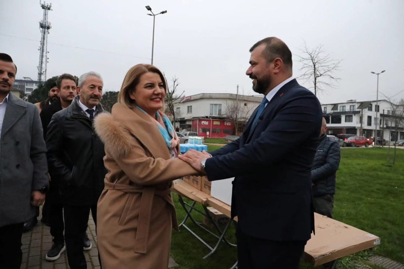 H&uuml;rriyet bu işi sevdi: İzmit'in parası ile il&ccedil;e il&ccedil;e reklama devam!