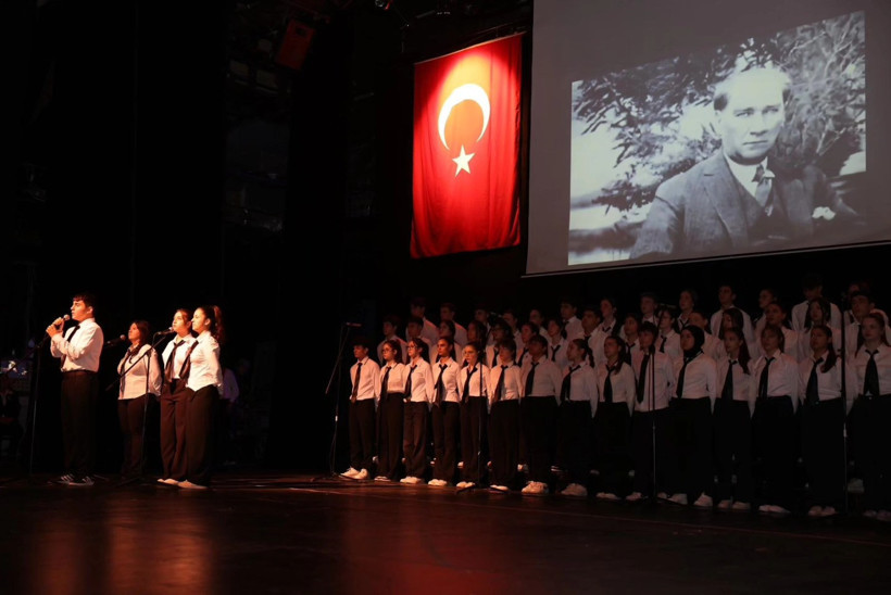 87'nci yıl... Kocaeli Valiliği'nin Atatürk anması herkesi duygulandırdı