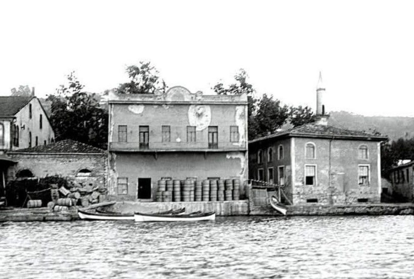 1935’te çekilen bu fotoğraf, İzmit’in en bilinen yerine ait! Deniz doldurulmadan önce…