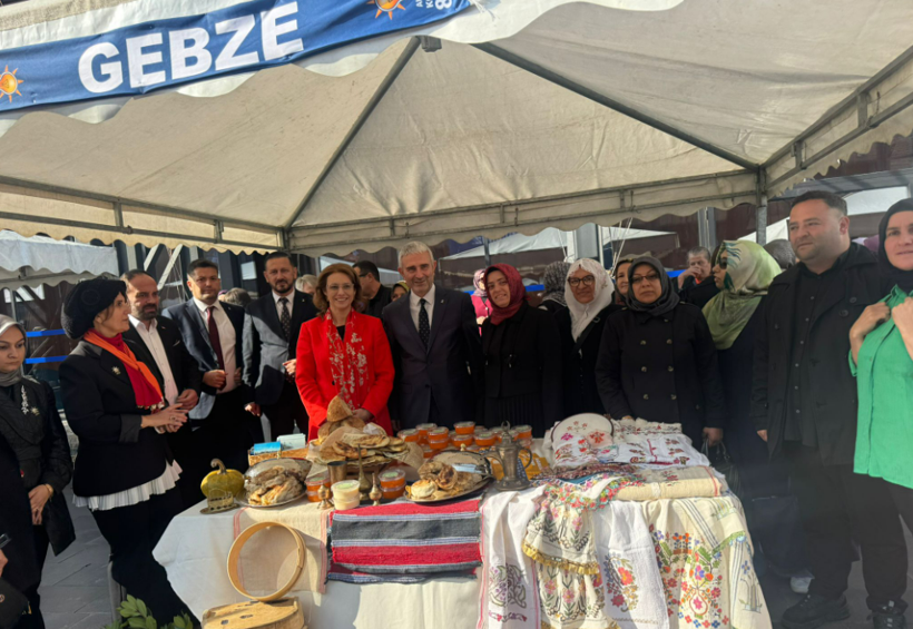 AKP’li kadınlardan stant! İzmit ve Körfez’in tanıtacak bir şeyi yok mu?