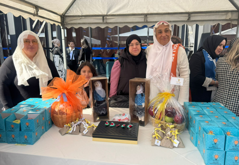 AKP’li kadınlardan stant! İzmit ve Körfez’in tanıtacak bir şeyi yok mu?