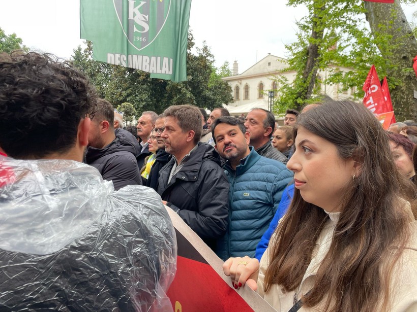 CHP’liler, İzmit’teki 1 Mayıs kortejinde