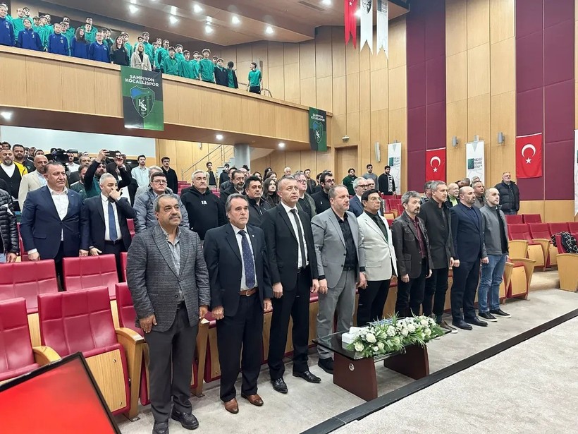 Nereden nereye: Kocaelispor belgeselinde duygular yeşil siyahtı
