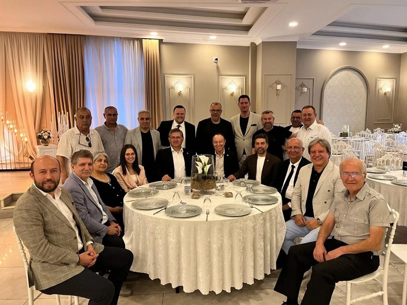 CHP’li başkanın nişanında gözler o ismi aradı